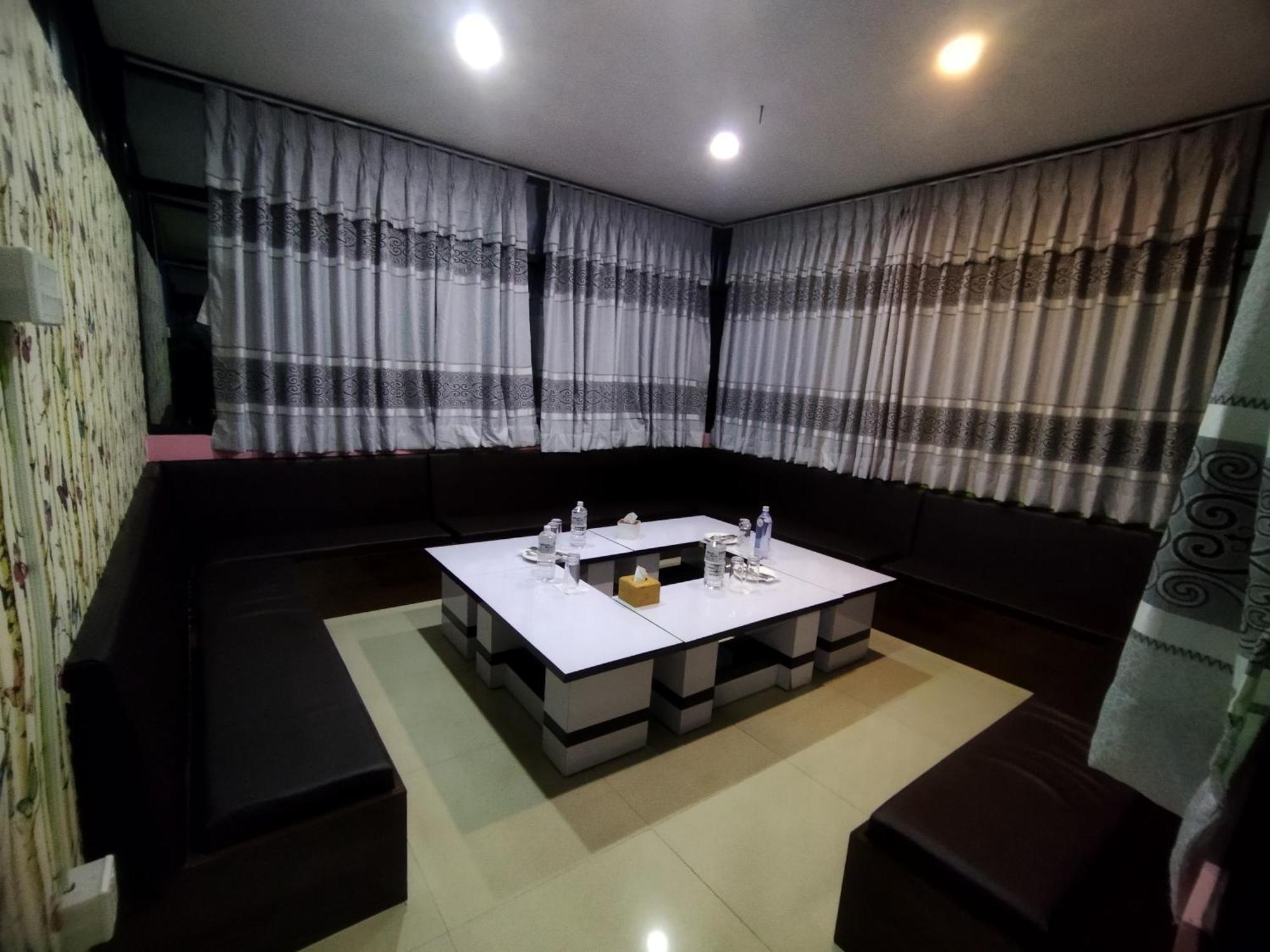 Chareli Resort Нагаркот Экстерьер фото