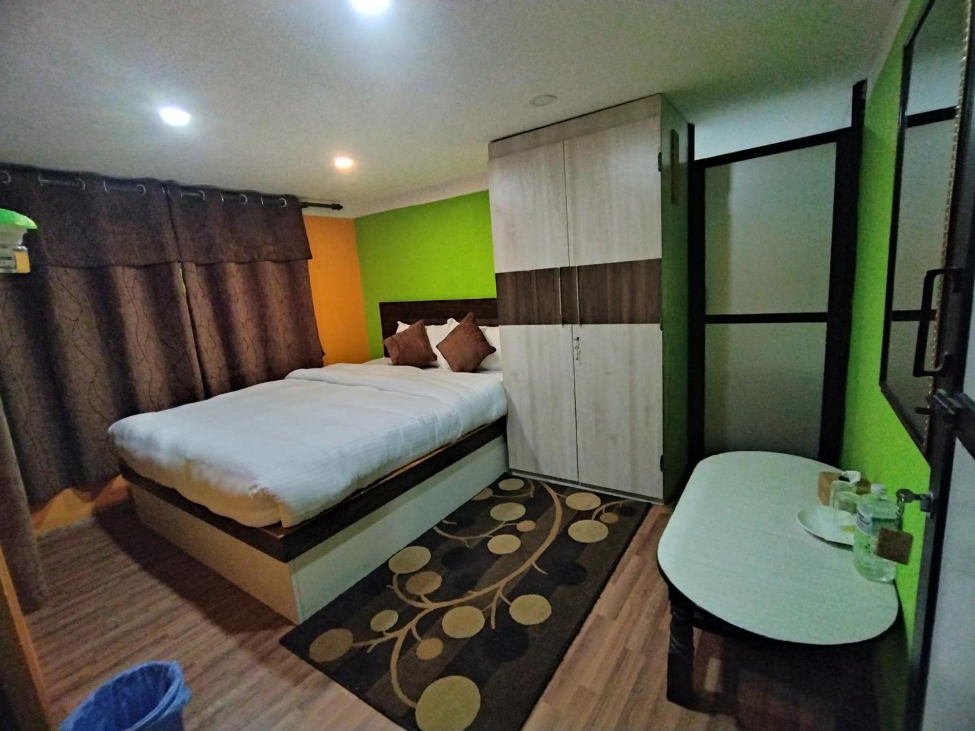 Chareli Resort Нагаркот Экстерьер фото