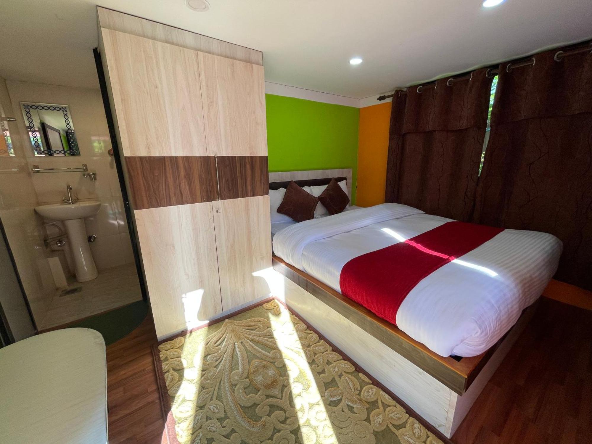 Chareli Resort Нагаркот Экстерьер фото
